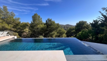 PHOTO-2025-11-18-13-38-33 2.jpg